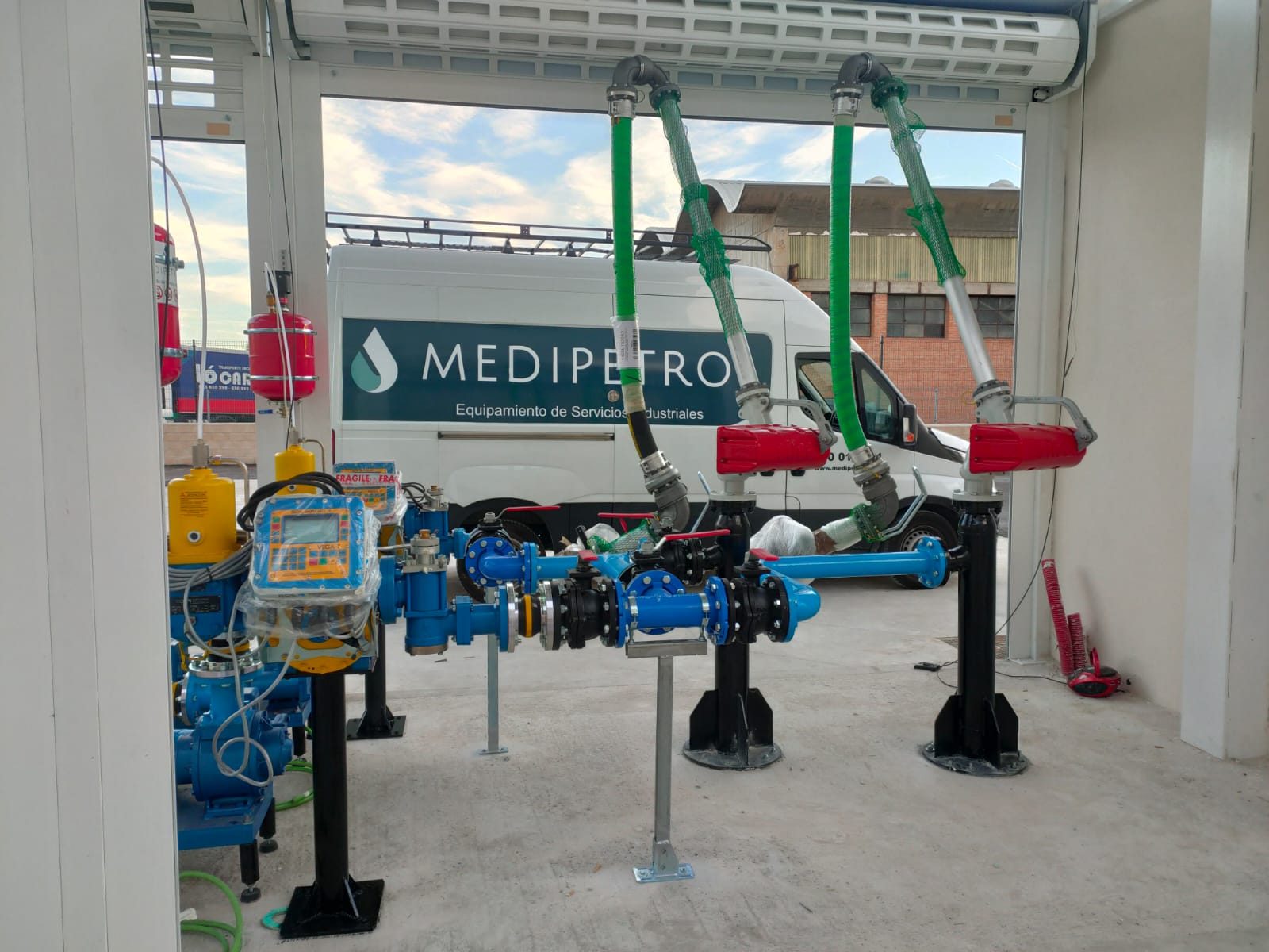 Grupo de bombeo y valvulería Medipetrol